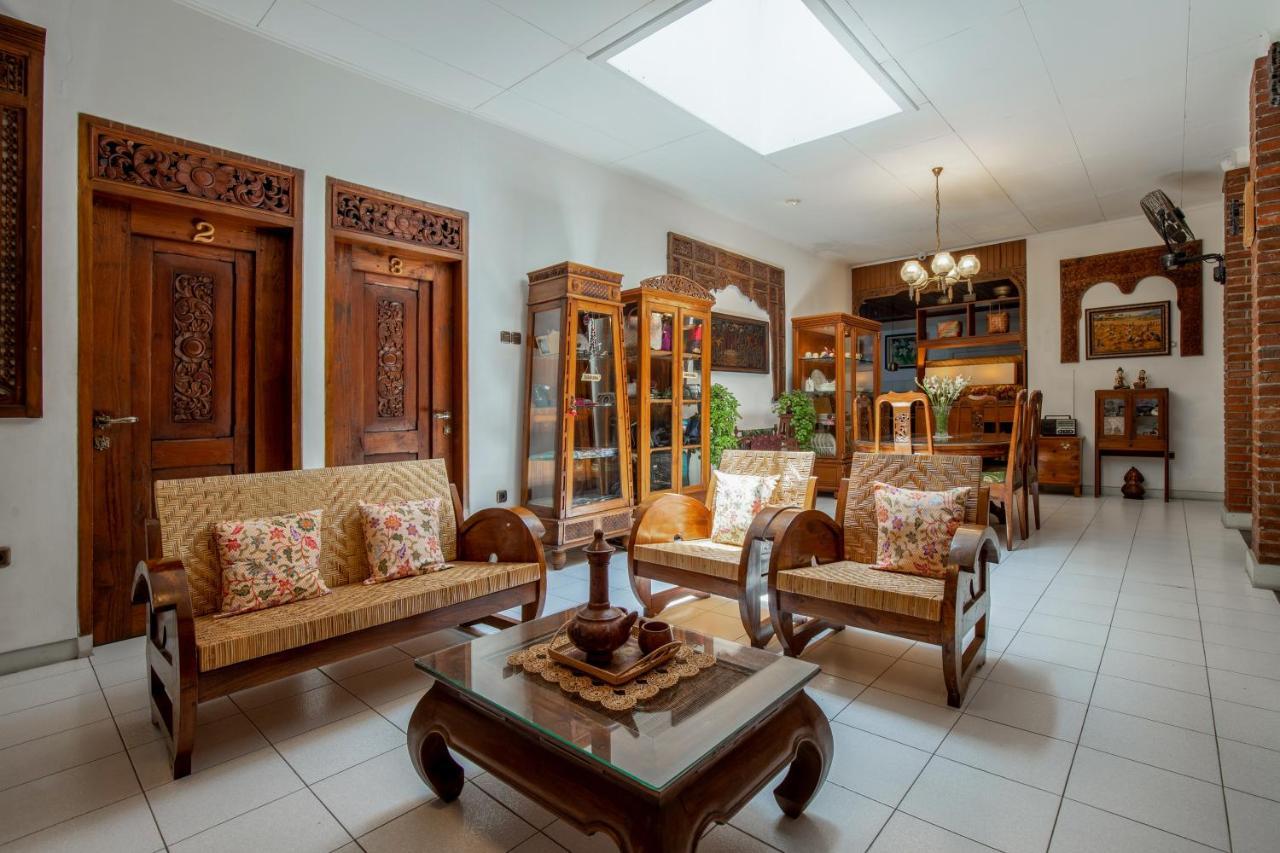 Sekararum Butik Syariah Guesthouse Бандунг Экстерьер фото