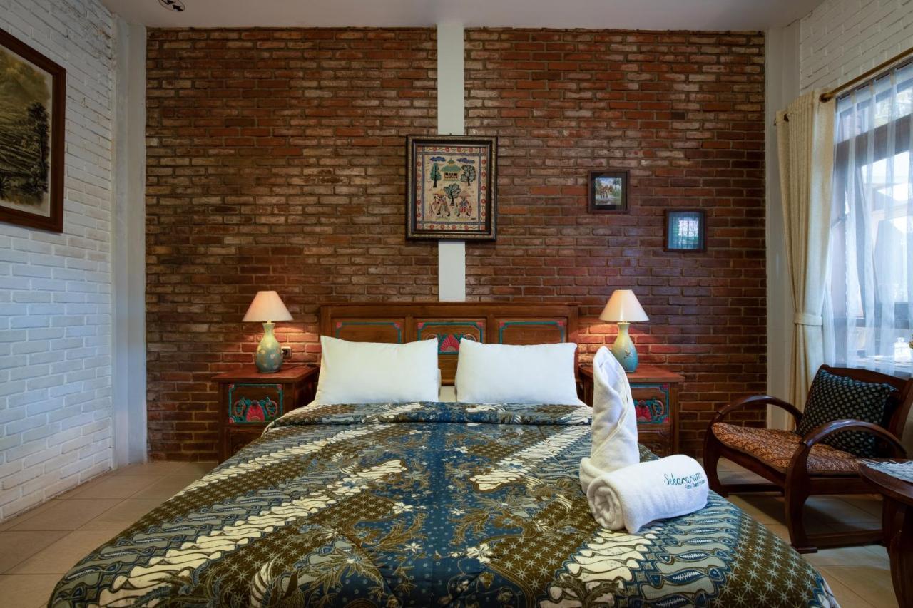 Sekararum Butik Syariah Guesthouse Бандунг Экстерьер фото