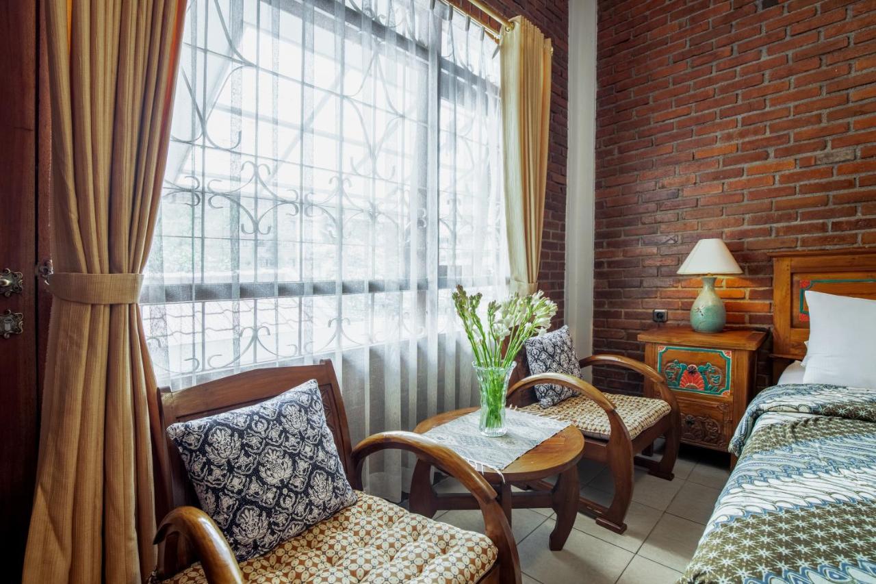 Sekararum Butik Syariah Guesthouse Бандунг Экстерьер фото